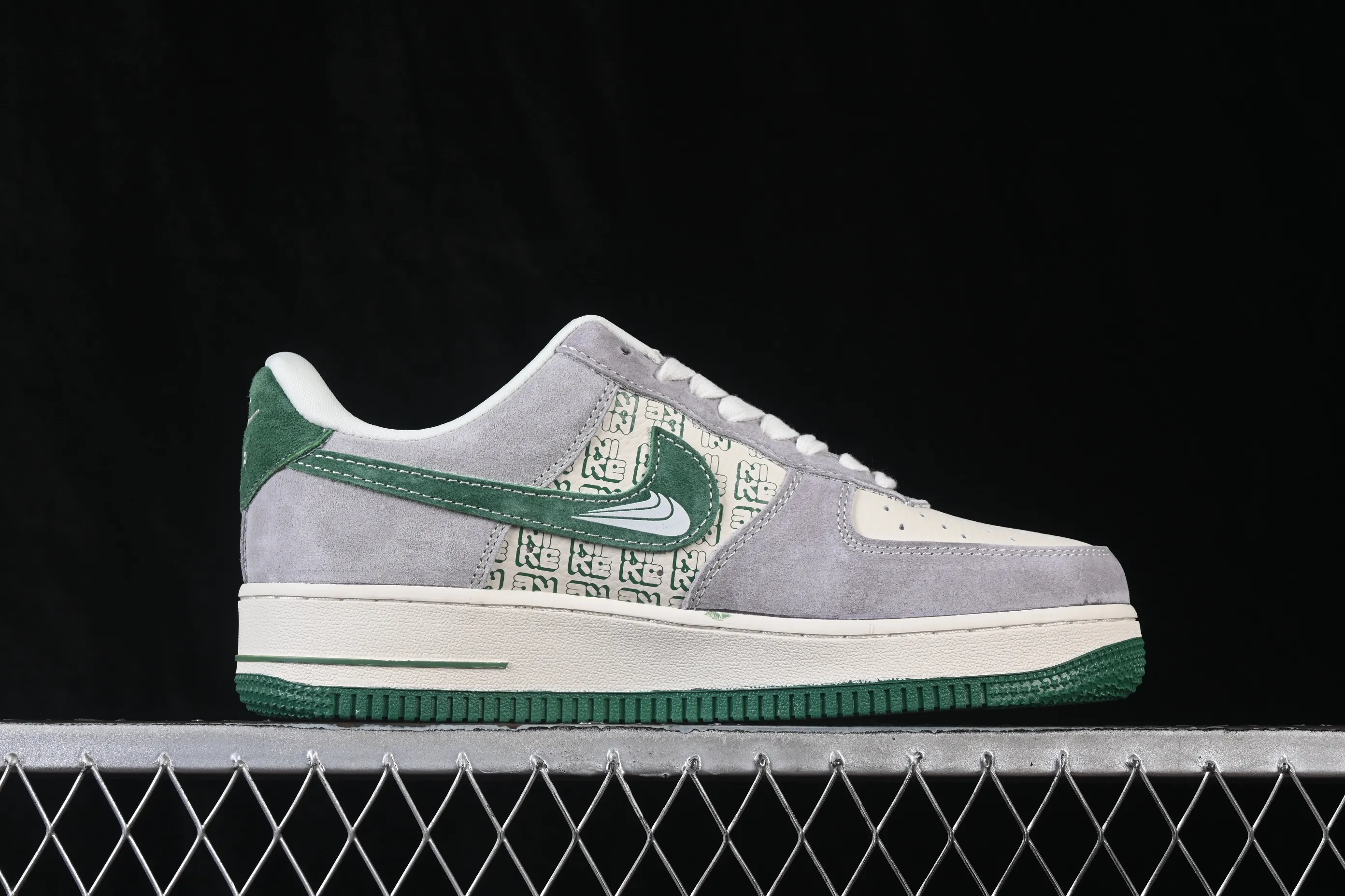 All categories Nk Air Force 1 Air Force series Nk Air Force 1 Low Air Force low-top Nike Air Force 1'07 Low gray and green full print Air Force 1 low-top casual sneakers DW8806-002